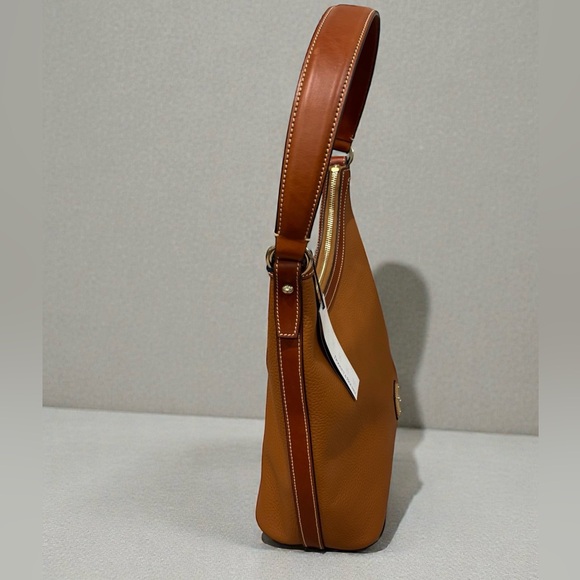 NWT Dooney & Bourke Pebble Grain Caramel Leather Hobo Shoulder Bag - Picture 4 of 8